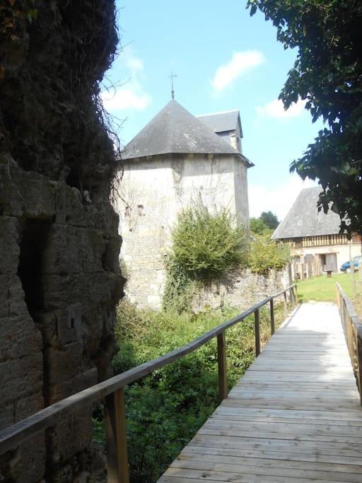 La Ferme Du Chateau Fauguernon Kültér fotó